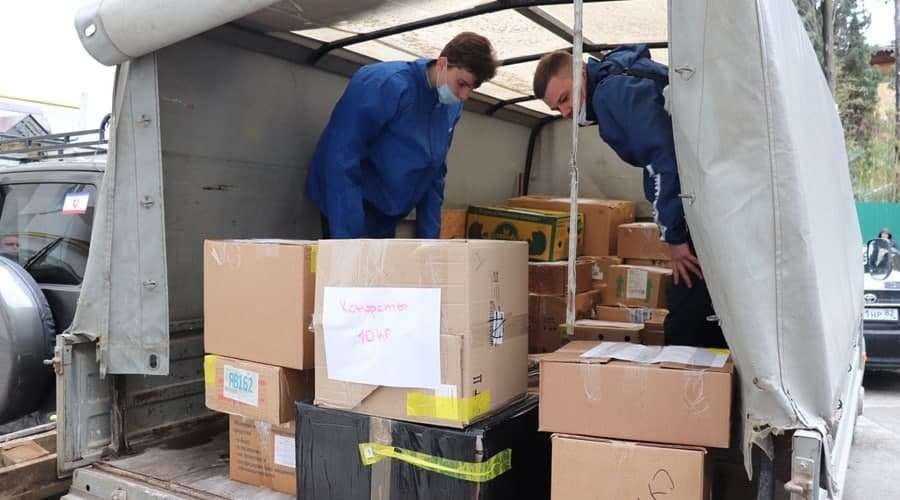 Ялтинцы отправили эвакуированным жителям Донбасса третью партию гуманитарной помощи
