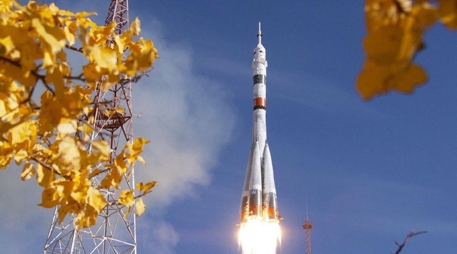 Почти половина опрошенных россиян поддержали идею сделать День космонавтики выходным