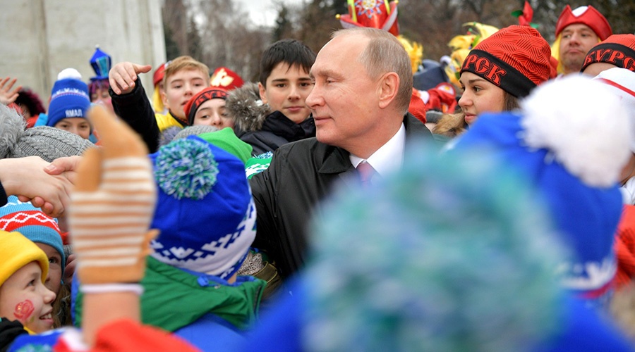Путин установил в России День отца