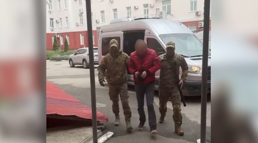 Суд приговорил ялтинца к 2 годам заключения за экстремистские призывы