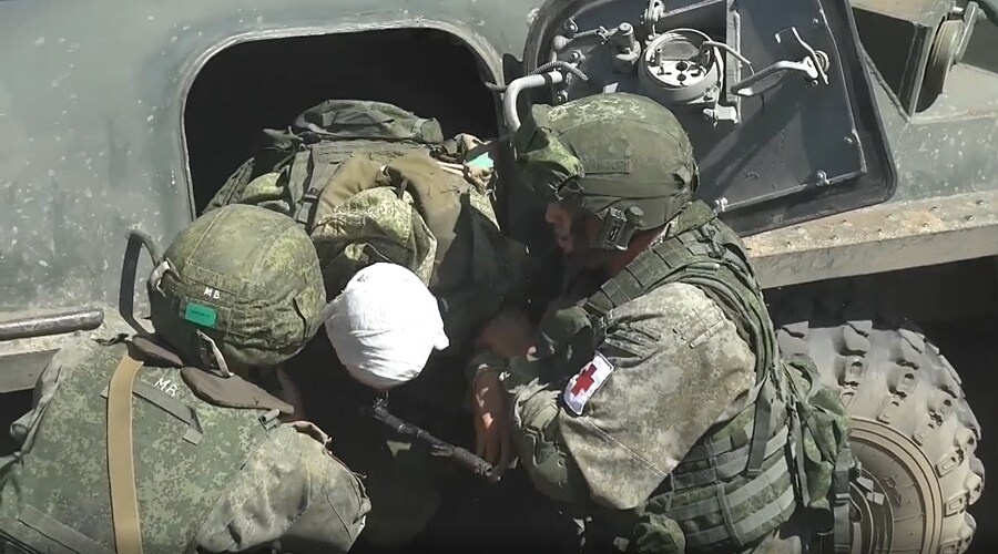 Военные медики провели учение на крымском полигоне Опук