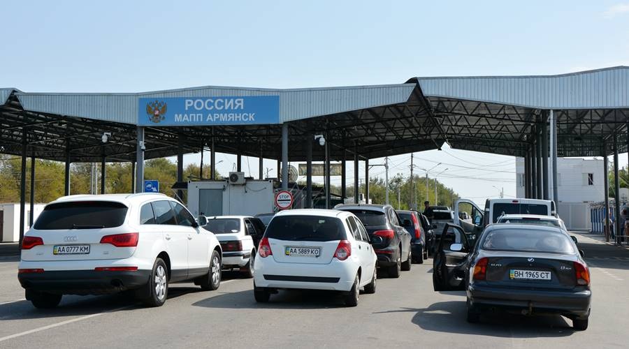 Украинец пытался въехать в Крым под чужой фамилией