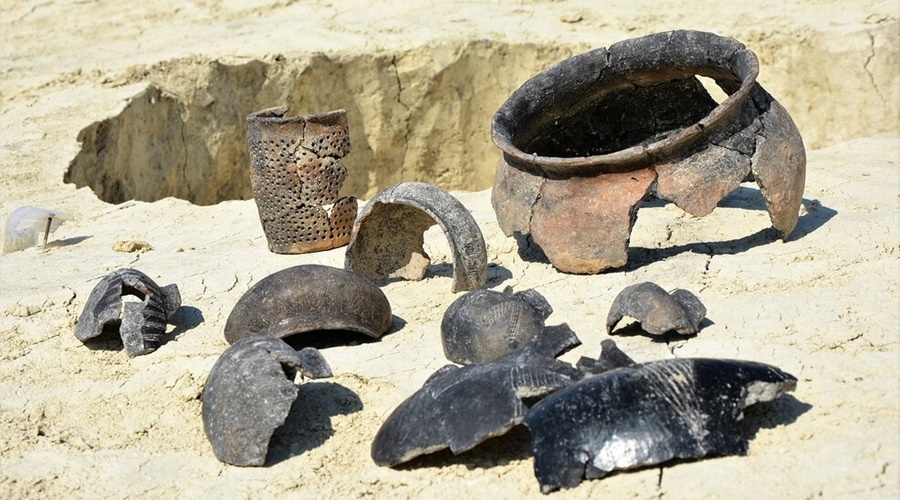 Археологи назвали бессмысленными требования МИД Украины прекратить раскопки в Крыму