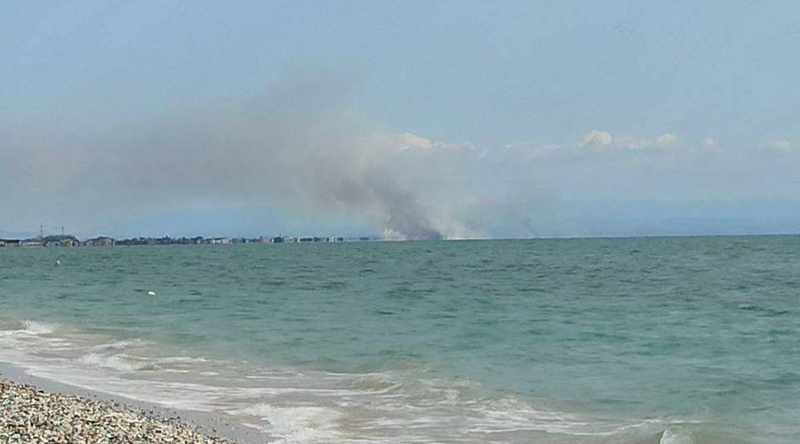 Возгорание сухой травы в Сакском районе Крыма вызвало переполох в украинских СМИ