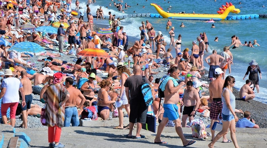 Предпринимателям разрешили пользоваться крымскими пляжами бесплатно еще год