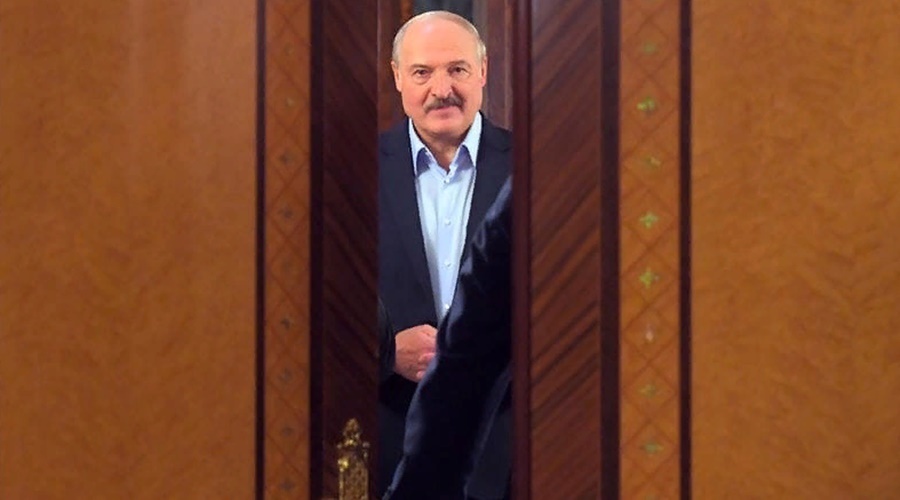 Путин будет рад принять Лукашенко в Крыму – Песков