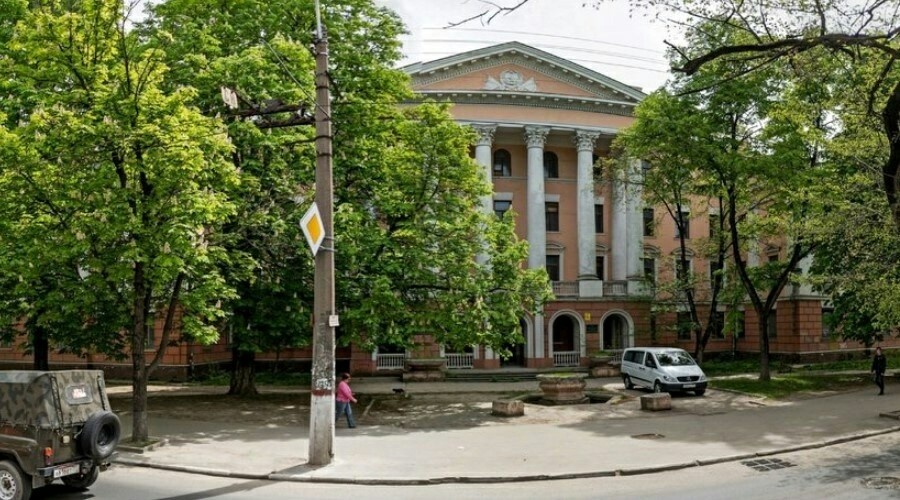 Здание бывшего института в Симферополе оставят в госсобственности и отремонтируют за 322 млн