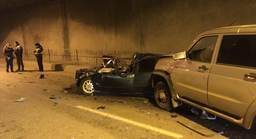 Два автомобиля столкнулись в тоннеле под взлетно-посадочной полосой аэропорта Симферополь