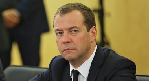 Крымские власти в полном объёме выполняют задачи по дорожному строительству – Медведев