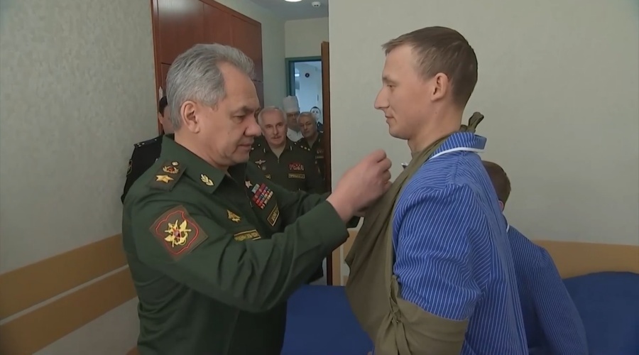 Военнослужащий из Крыма получил звезду Героя за бои на Украине