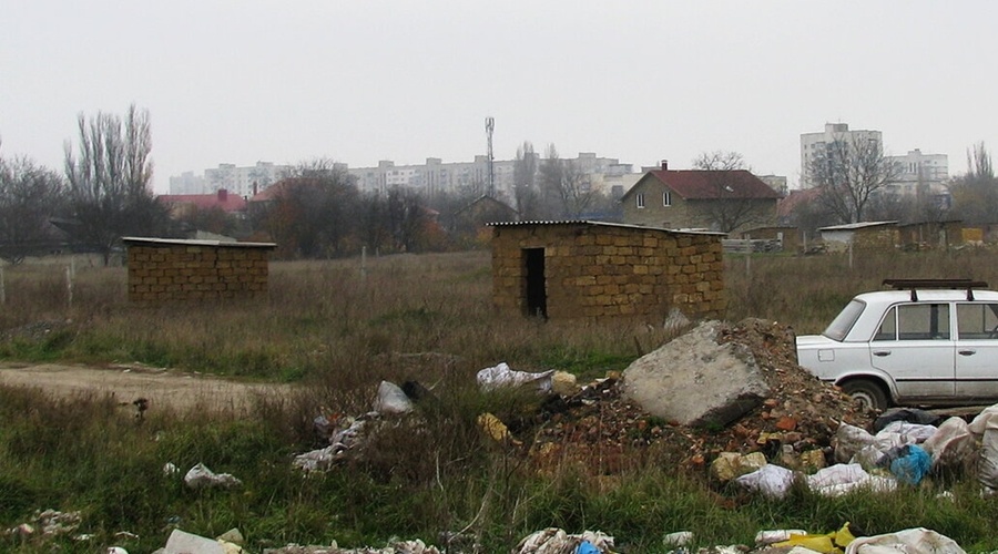 Имеющие недвижимость репатрианты исключены из очереди на получение земли в Крыму