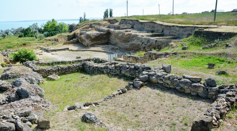 Археологи нашли «пещерный город» в Севастополе
