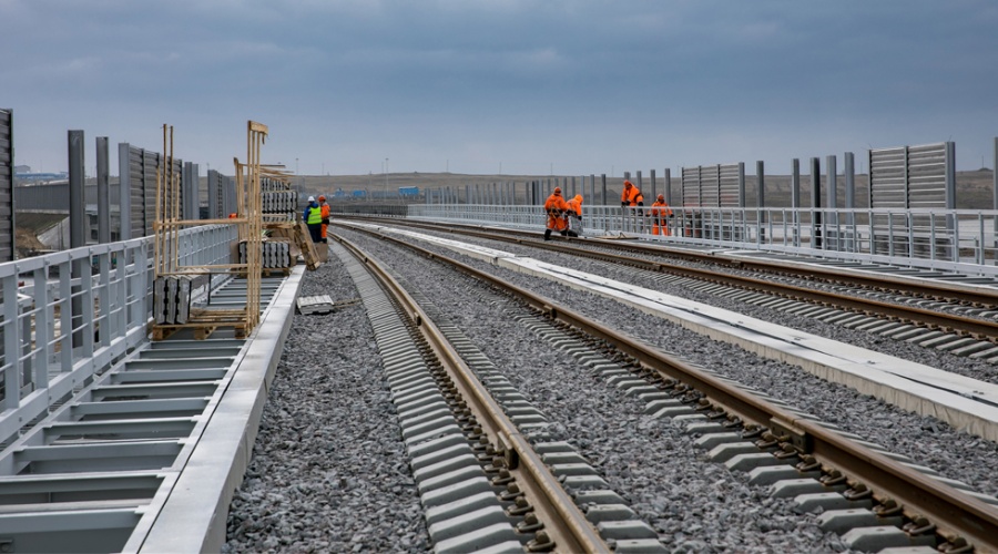 Железнодорожники назвали дату начала движения поездов по Крымскому мосту