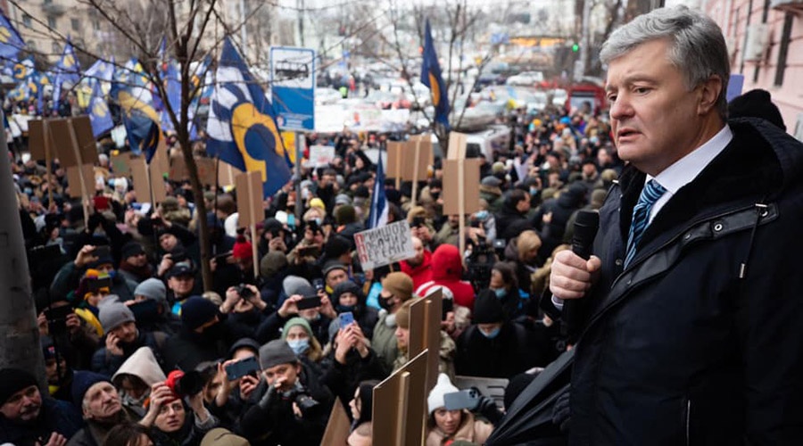 Суд в Киеве не стал арестовывать Порошенко по делу о госизмене