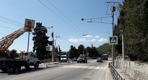 «Крымавтодор» обновил 3,5 тыс квадратных метров пешеходной разметки рядом со школами