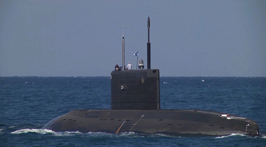 Экипажи подводных лодок ЧФ провели учение с торпедными стрельбами