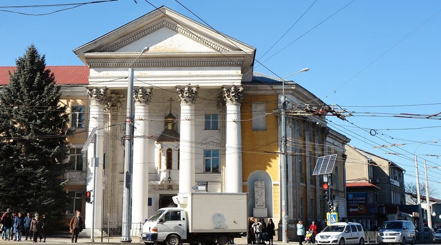 Власти Крыма готовы отдать ПЦУ в безвозмездное пользование здание в центре Симферополя