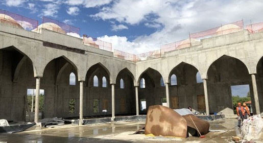 Строители Соборной мечети в Симферополе приступили к внутренней отделке