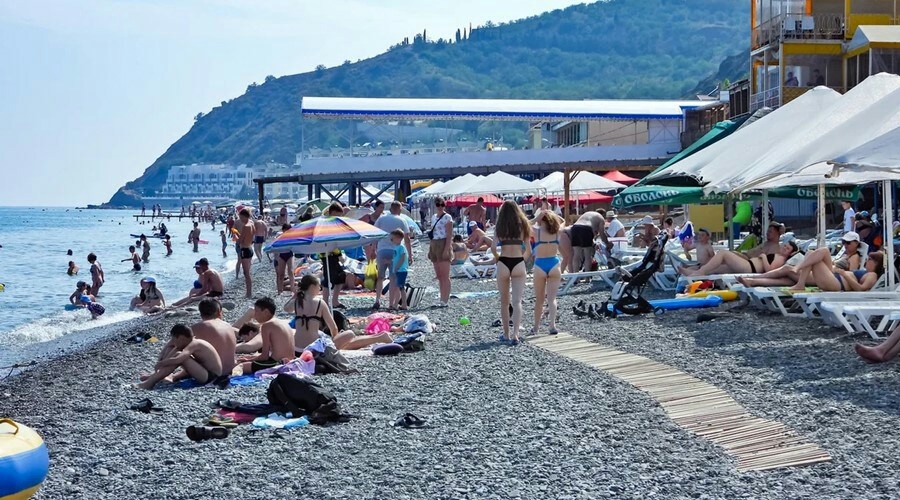 Крым занял в первом полугодии пятое место среди регионов России по числу принятых туристов