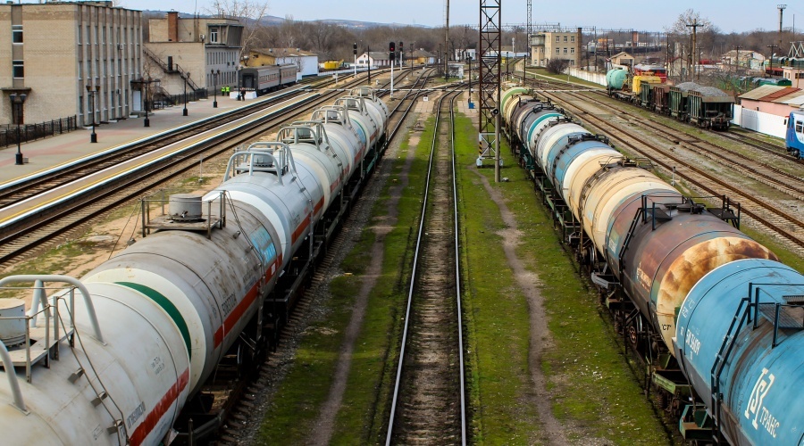 Грузопоток по железной дороге на Крымском мосту за полгода вырос на 71%