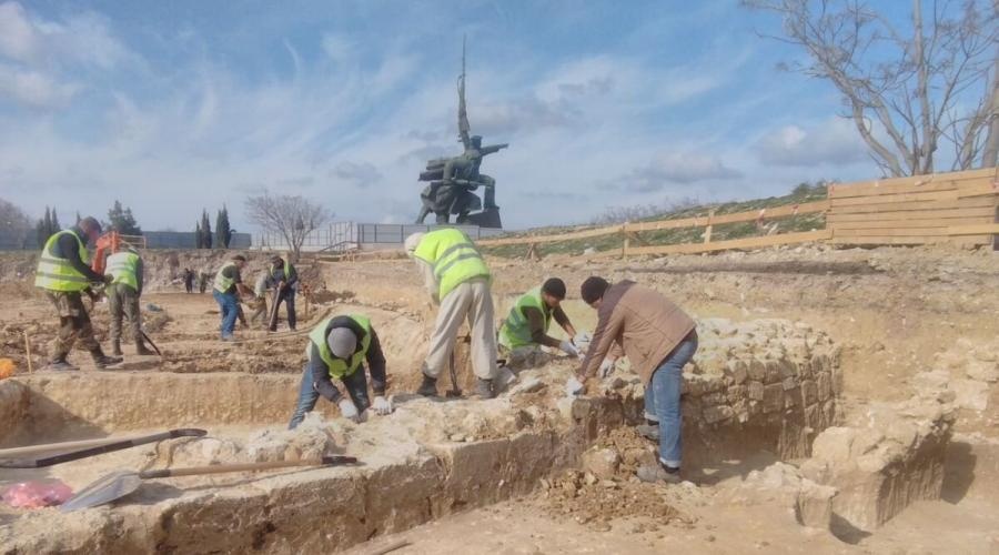 Археологи нашли в Севастополе сооружения артбатареи времен Крымской войны