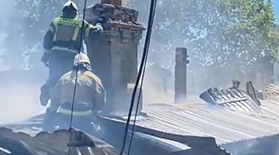 Спасатели потушили пожар в многоквартирном доме в Гурзуфе