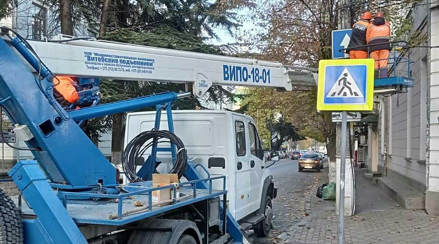 Почти две сотни уличных ламп заменили в Симферополе за неделю