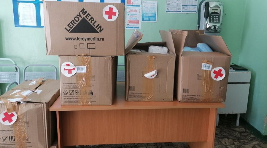 «Красный крест» передал гуманитарную помощь одному из ковидных госпиталей в Симферополе