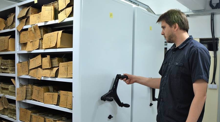 Современное оборудование для хранения документов устанавливают в здании исторического архива Крыма
