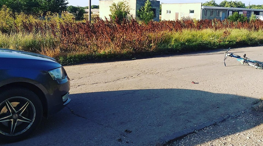 Автомобиль сбил несовершеннолетнего велосипедиста в Красногвардейском районе