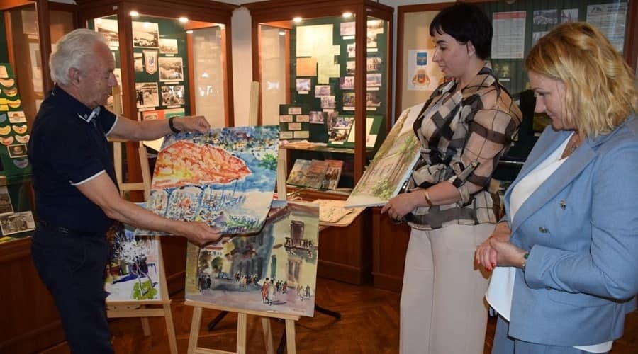 Коллекция Ялтинского историко-литературного музея пополнилась работами именитых художников