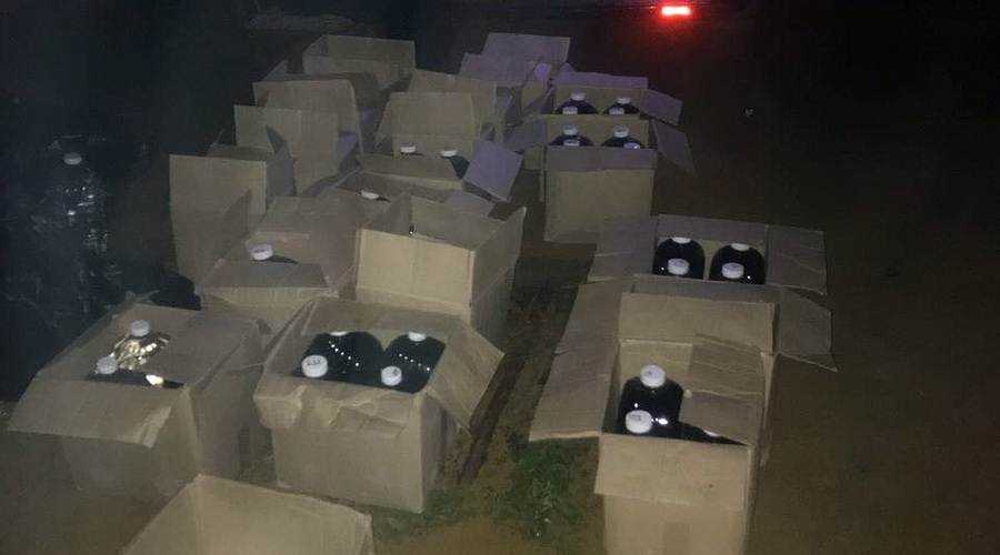 Полицейские обнаружили в Джанкойском районе более 3 тысяч литров нелегального спирта