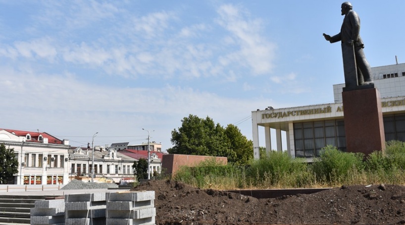 Аксёнов рассказал, как из кабинета следит за ремонтом главной площади Симферополя