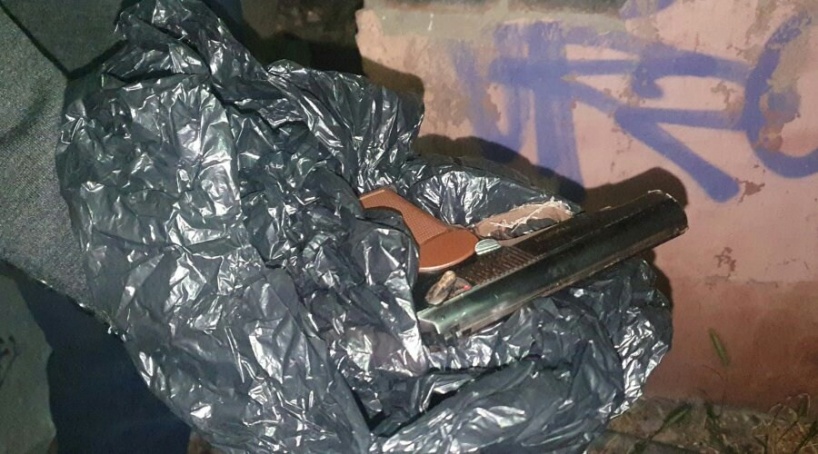 Симферополец с пистолетом ограбил феодосийский пункт выдачи микрозаймов