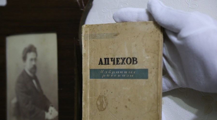 Дом-музей Чехова в Ялте получил в дар редчайшие издания и рукопись сестры писателя