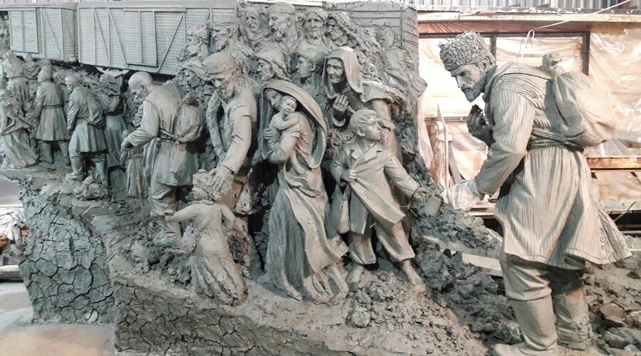 Скульптурную композицию для мемориала на станции Сирень презентовали в Москве