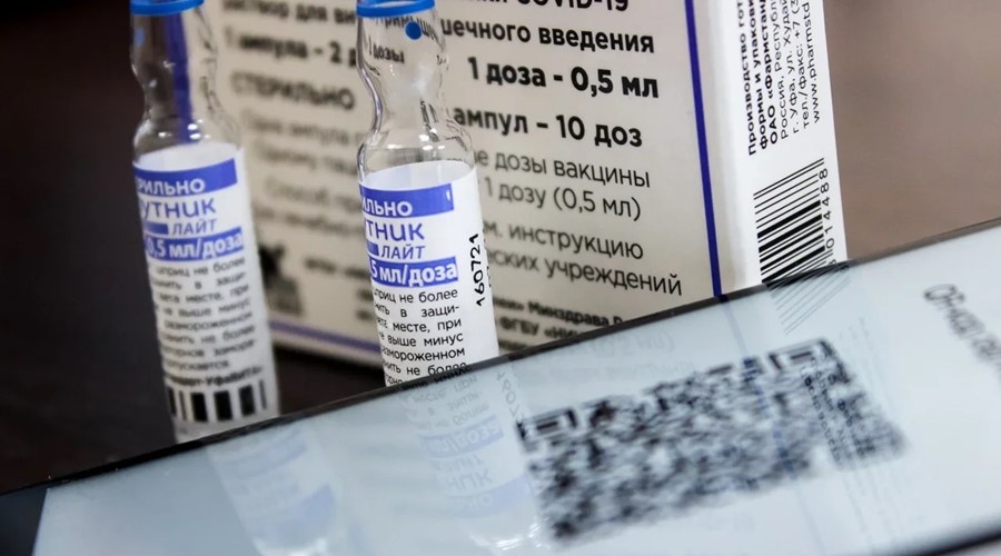 Обязательную вакцинацию от COVID-19 ввели в Крыму для некоторых категорий граждан