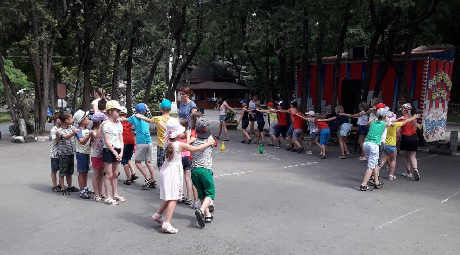 Две тысячи симферопольских школьников отдохнули на летней площадке в Детском парке