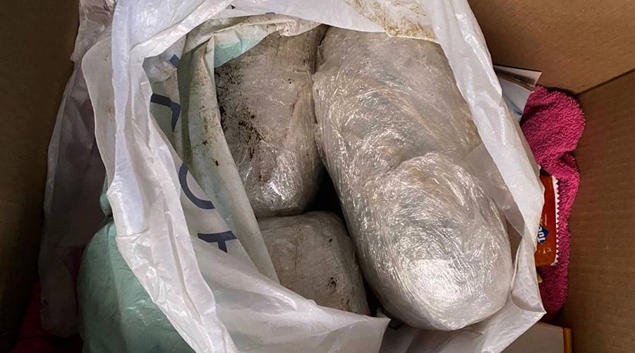 ФСБ в Крыму изъяла почти 3 кг синтетических наркотиков у двух торговцев