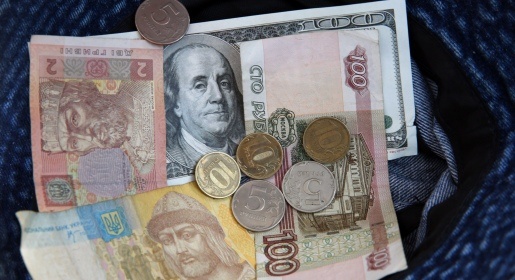 Украинские банки не имеют права требовать от крымчан никаких выплат - Аксёнов