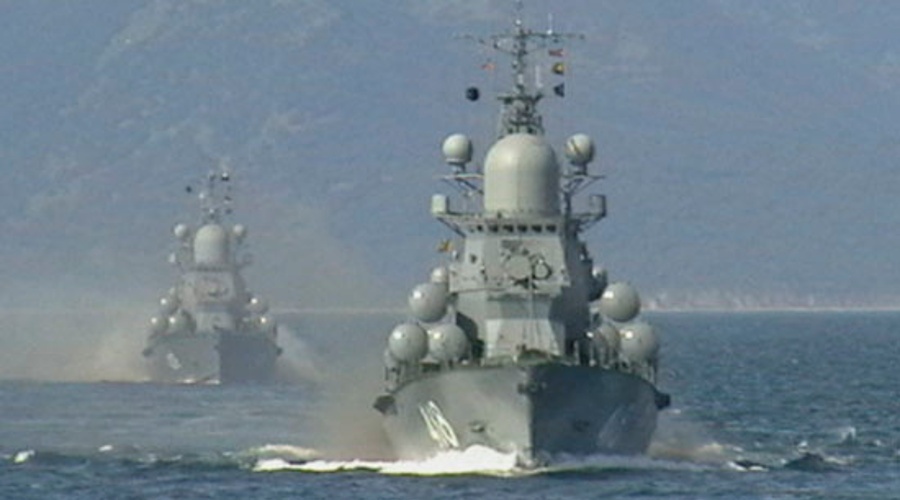 Корабли Черноморского флота провели учение по противовоздушной обороне и высадили десант на берег Крыма