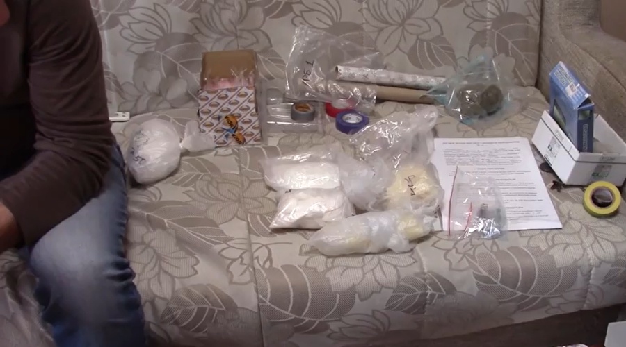 Полицейские изъяли у симферопольца более двух килограммов наркотиков