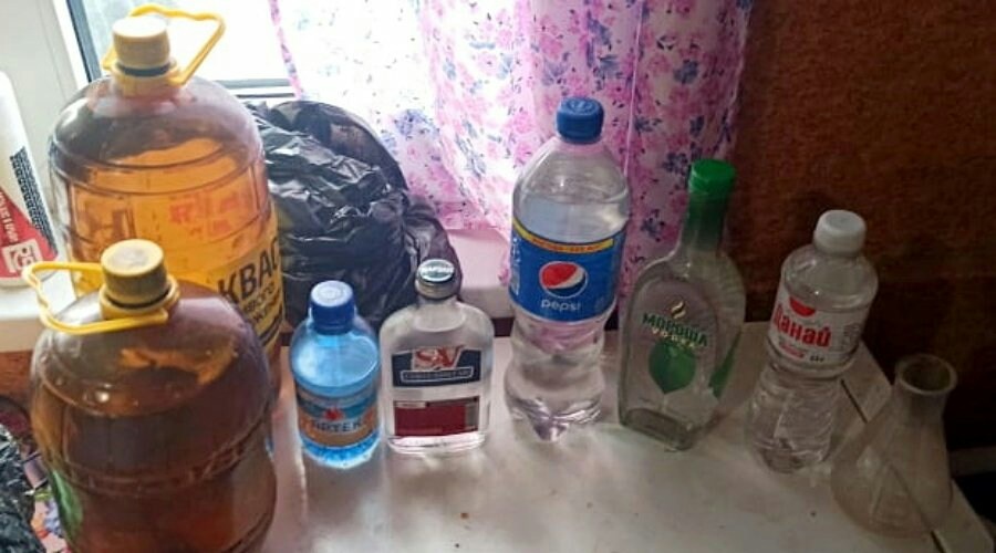 Полицейские изъяли партию суррогатного алкоголя в Первомайском районе Крыма