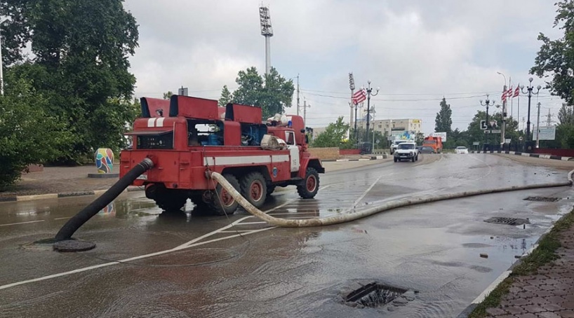 Администрация Керчи планирует очистить город от последствий потопа за две недели