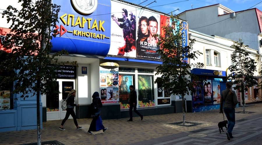 Кинотеатрам в Крыму разрешили возобновить работу