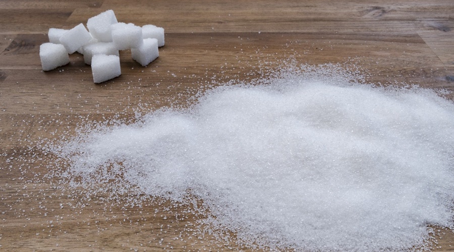 Сахар подорожал в России за неделю почти на 13%