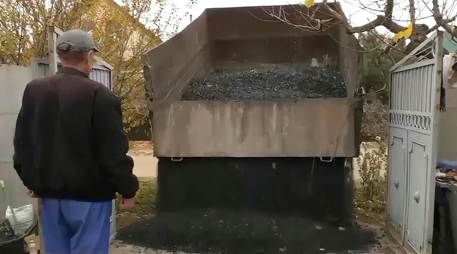 Многодетным семьям и пенсионерам в Запорожской области начали бесплатно выдавать уголь