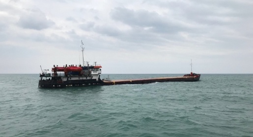 Аксёнов призвал не допустить экологической катастрофы после крушения турецкого судна в Черном море