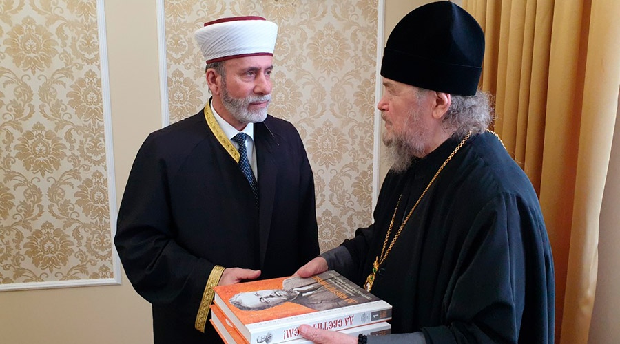 Муфтий Крыма пожертвовал миллион на православный мужской монастырь в Скалистом