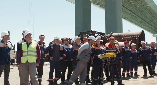 Строители заложили последнюю сваю железнодорожной части Крымского моста